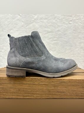 Sofft Ankle Boots Bellis III Waterproof Gray Taupe Suede Chelsea Bootie 7.5M